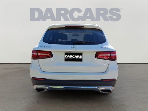 Used 2018 Mercedes-Benz GLC 300 4MATIC image 5