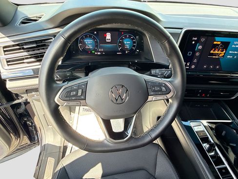 Used 2024 Volkswagen Atlas Cross Sport SE AWD/4WD image 39