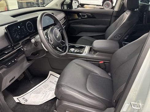 Used 2025 Kia Carnival SX Prestige FWD image 13