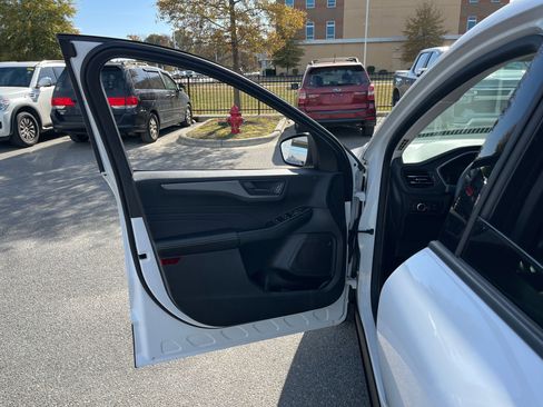 Used 2023 Ford Escape Active image 25