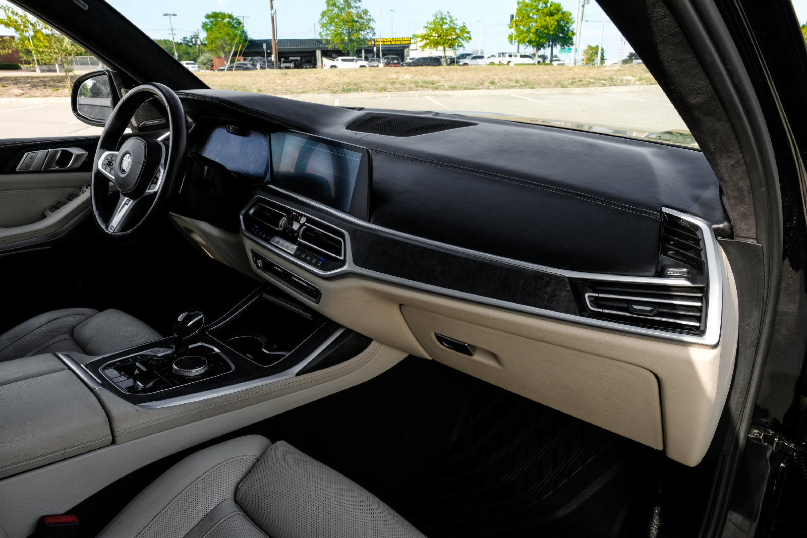 Used 2021 BMW X7 xDrive40i w/ M Sport Package AWD/4WD image 14