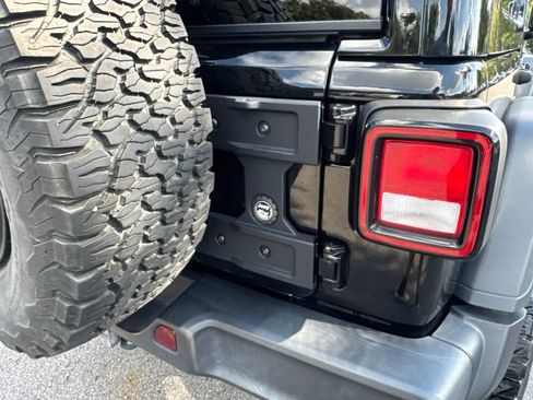 Used 2023 Jeep Wrangler Unlimited Sport AWD/4WD image 76