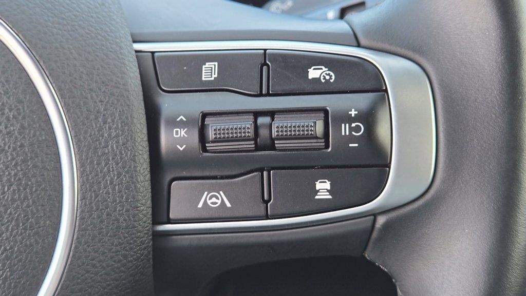 Used 2025 Kia K5 GT-Line w/ GT-Line Premium Package AWD/4WD image 19