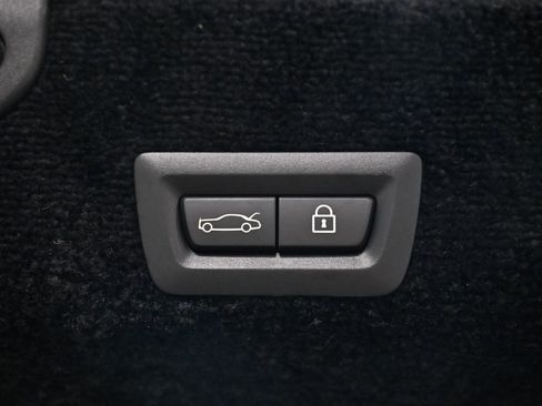 Used 2012 Rolls-Royce Ghost RWD image 38