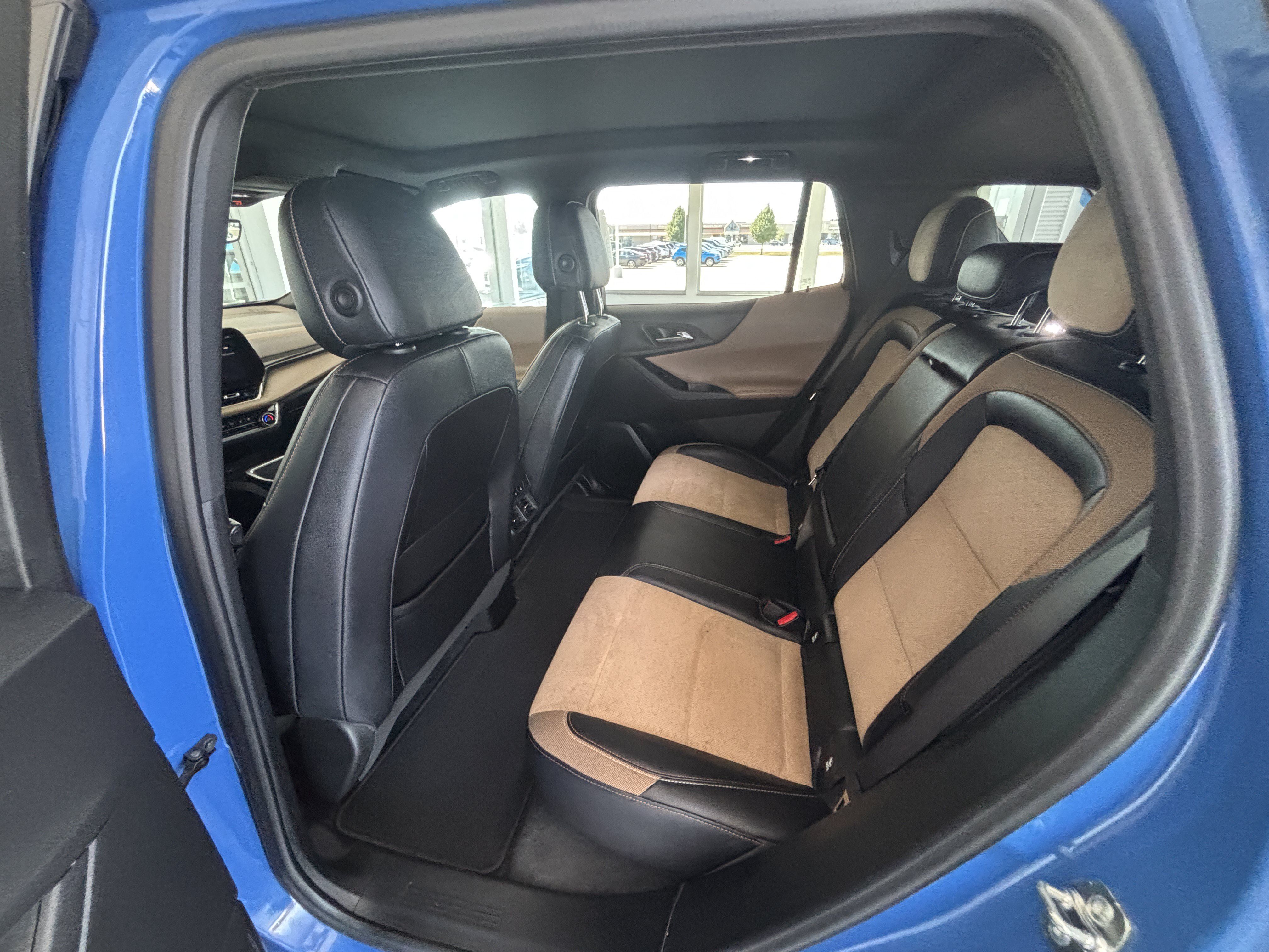 Used 2025 Chevrolet Equinox ACTIV w/ Safety and Technology Package AWD/4WD image 18