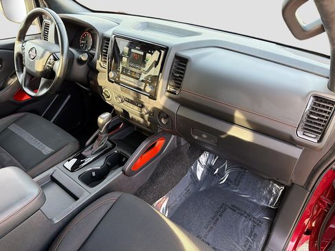Used 2022 Nissan Frontier PRO-4X w/ Technology Package image 13