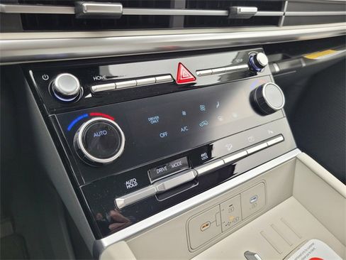 New 2026 Hyundai Santa Fe SE image 17