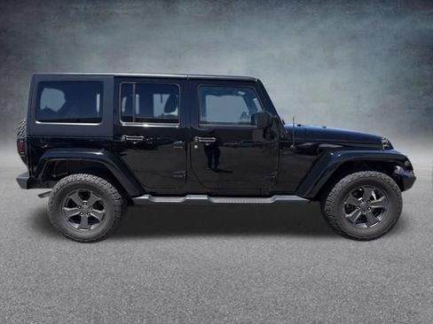 Used 2015 Jeep Wrangler Unlimited Sahara w/ Connectivity Group AWD/4WD image 6