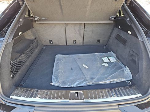 Certified 2023 Porsche Cayenne Platinum Edition image 39