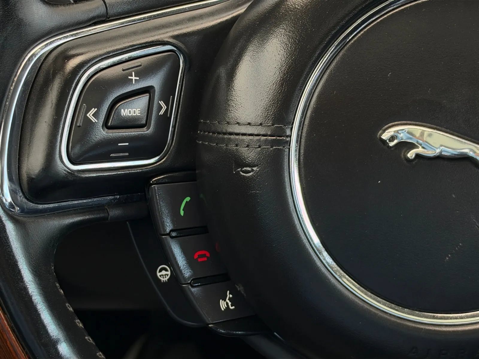 Used 2011 Jaguar XJ L RWD image 28