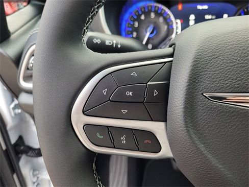 New 2026 Chrysler Pacifica Select image 28