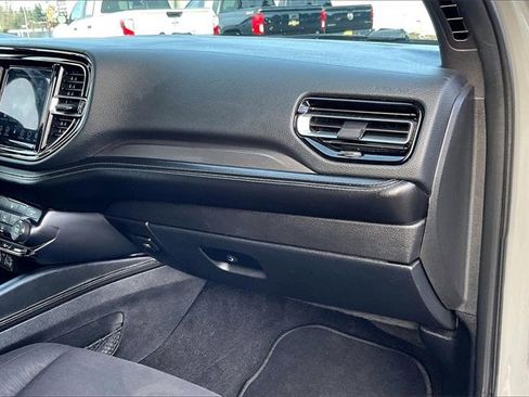 Used 2021 Dodge Durango SXT image 17
