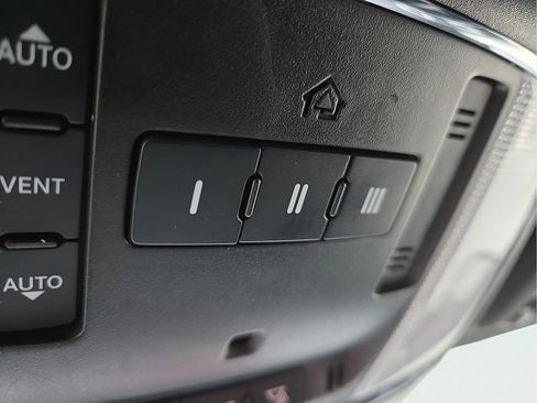 Used 2022 Jeep Grand Cherokee Limited w/ Tech Group AWD/4WD image 21