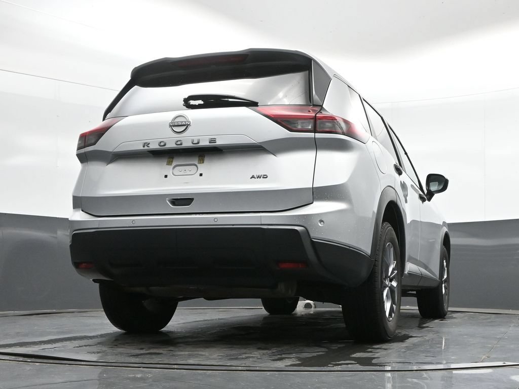 Used 2024 Nissan Rogue S AWD/4WD image 40