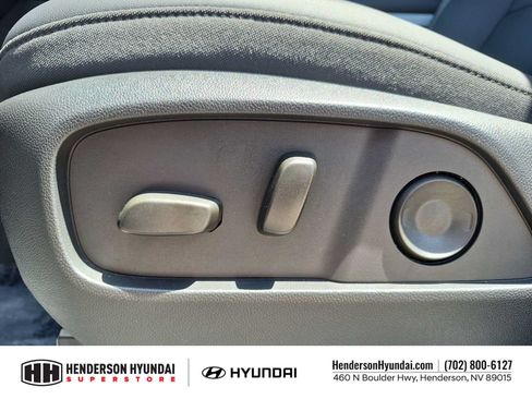 Used 2025 GMC Terrain Elevation w/ Elevation Premium Package AWD/4WD image 17