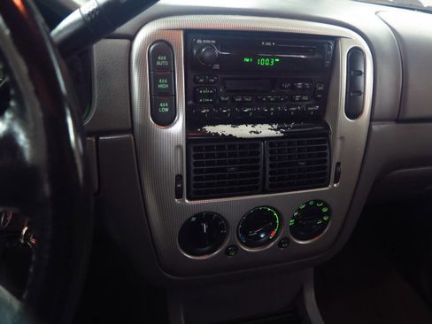 Used 2003 Ford Explorer Sport XLT image 10