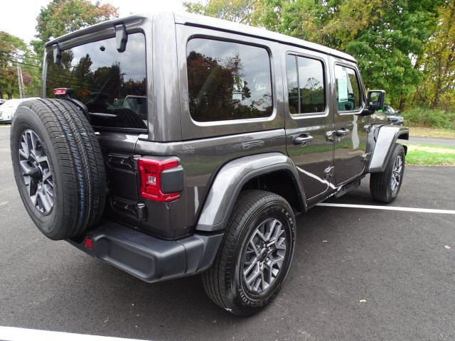 Certified 2026 Jeep Wrangler Unlimited Sahara AWD/4WD image 23