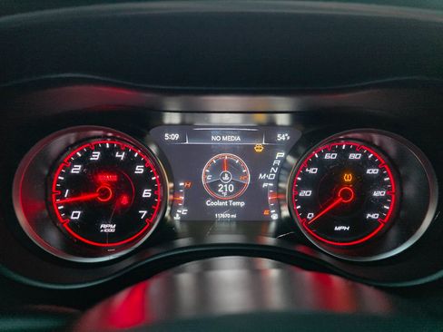 Used 2020 Dodge Charger SXT image 22