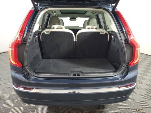 Certified 2025 Volvo XC90 B6 Plus AWD/4WD image 9