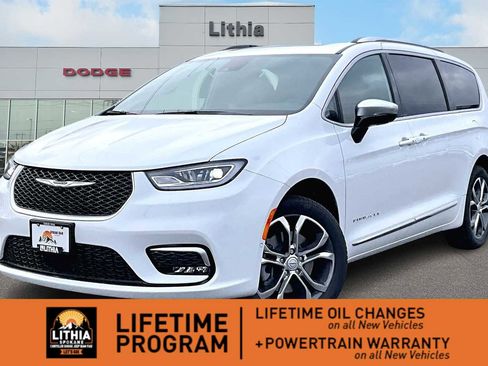 New 2026 Chrysler Pacifica Pinnacle w/ Trailer Tow Group image 1