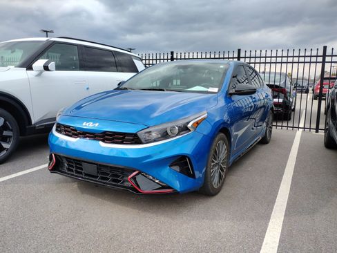 Used 2023 Kia Forte GT-Line w/ GT-Line Premium Package image 3