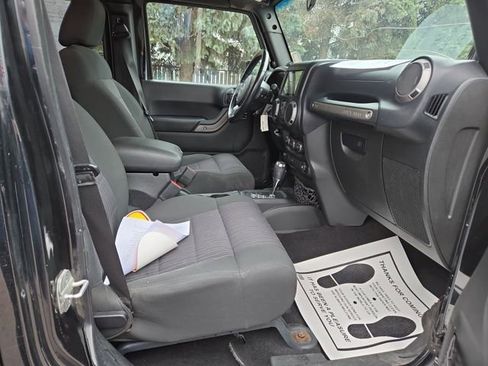 Used 2012 Jeep Wrangler Unlimited Sport AWD/4WD image 29