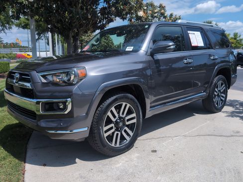 Used 2023 Toyota 4Runner Limited AWD/4WD image 5