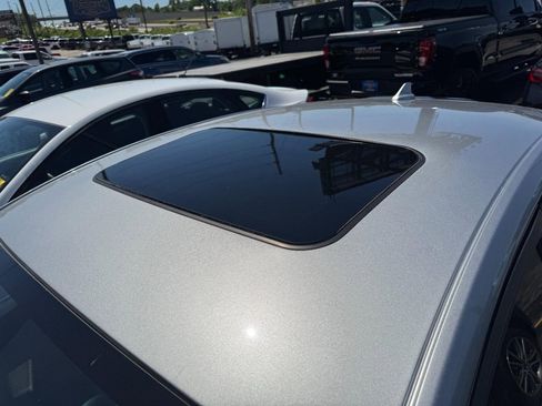Used 2020 Ford Fusion SEL FWD image 9
