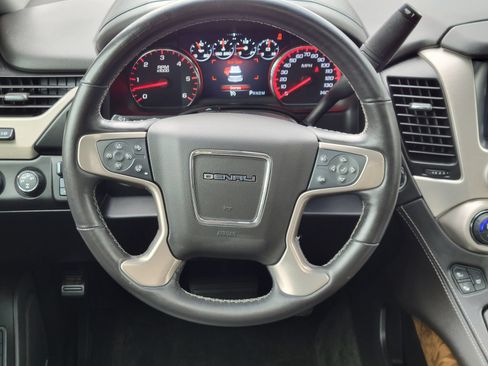Used 2015 GMC Yukon Denali w/ Touring Package AWD/4WD image 30
