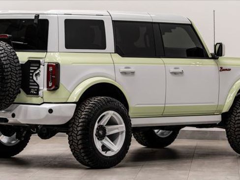 Used 2025 Ford Bronco Outer Banks AWD/4WD image 8
