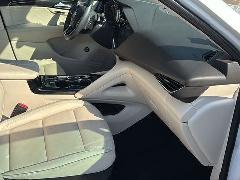 Used 2023 Buick Envision Essence image 21
