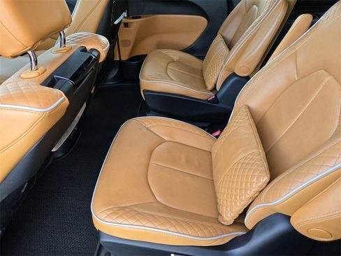 Used 2021 Chrysler Pacifica Pinnacle image 30