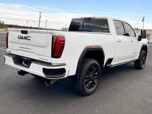 Used 2024 GMC Sierra 2500 Denali Ultimate image 12