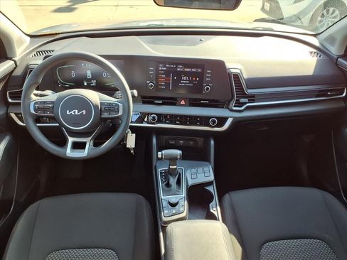 Used 2023 Kia Sportage LX image 10