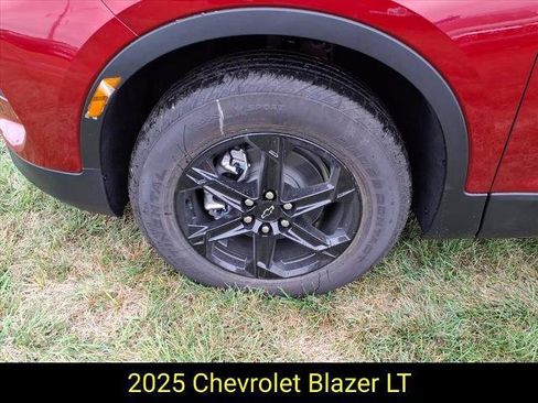 New 2025 Chevrolet Blazer LT w/ Convenience Package image 9