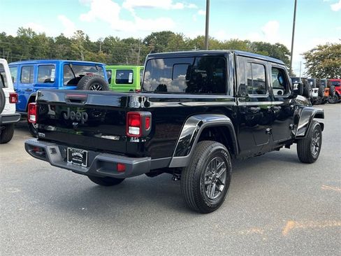 New 2025 Jeep Gladiator Sport image 12