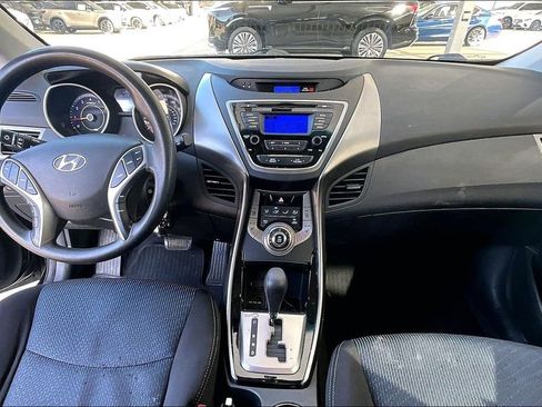 Used 2013 Hyundai Elantra image 16