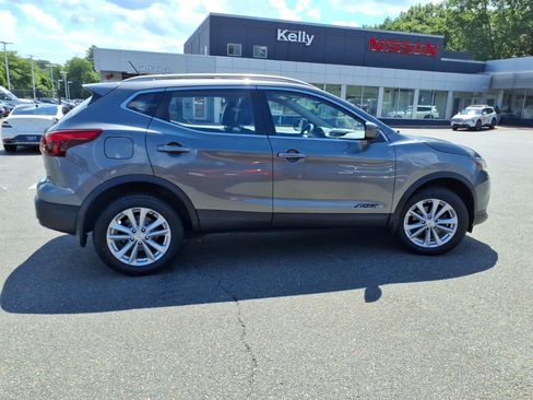 Certified 2018 Nissan Rogue Sport SV AWD/4WD image 4