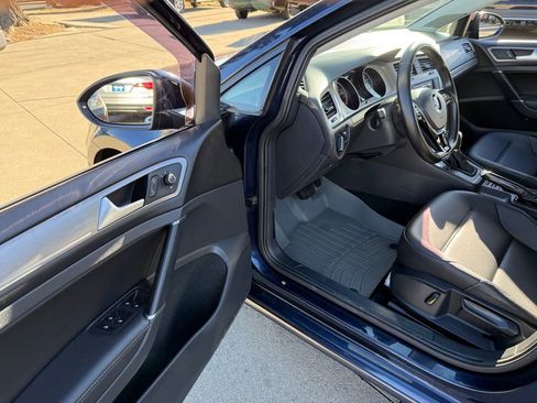 Used 2016 Volkswagen Golf SE w/ Lighting Package image 11