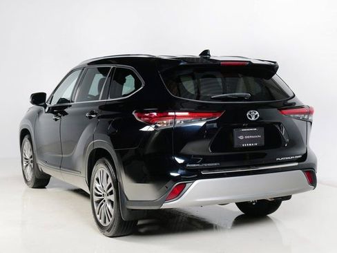 Used 2021 Toyota Highlander Platinum image 5