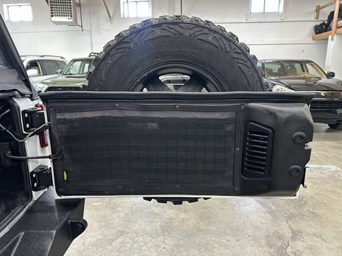 Used 2015 Jeep Wrangler Rubicon w/ Power Convenience Group AWD/4WD image 31