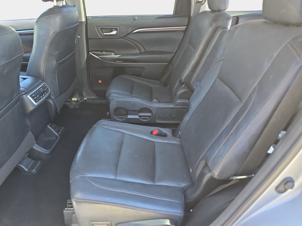 Used 2014 Toyota Highlander Limited Platinum FWD image 19