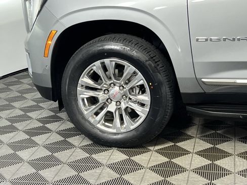 Used 2025 GMC Yukon XL Denali image 13