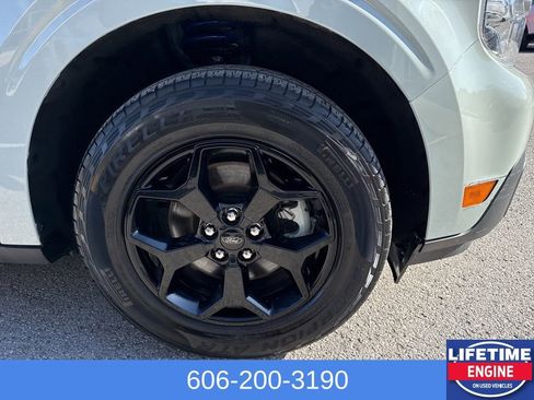 Used 2022 Ford Maverick Lariat w/ Lariat Luxury Package image 4