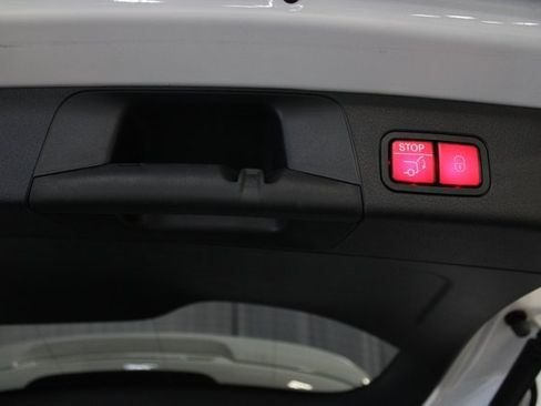 New 2025 Mercedes-Benz GLB 250 4MATIC image 8