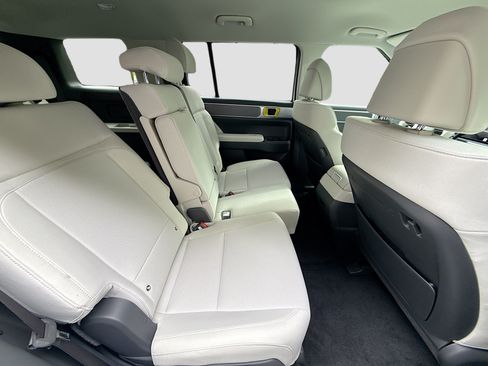 New 2026 Hyundai Santa Fe SE FWD image 19