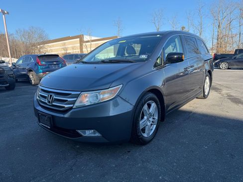 Used 2013 Honda Odyssey Touring Elite image 3