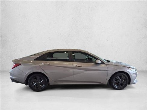 Used 2023 Hyundai Elantra SEL FWD image 4