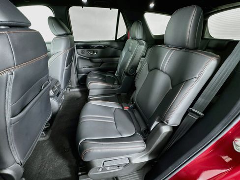 Certified 2025 Honda Pilot TrailSport image 24