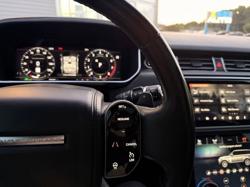 Used 2018 Land Rover Range Rover Supercharged AWD/4WD image 42